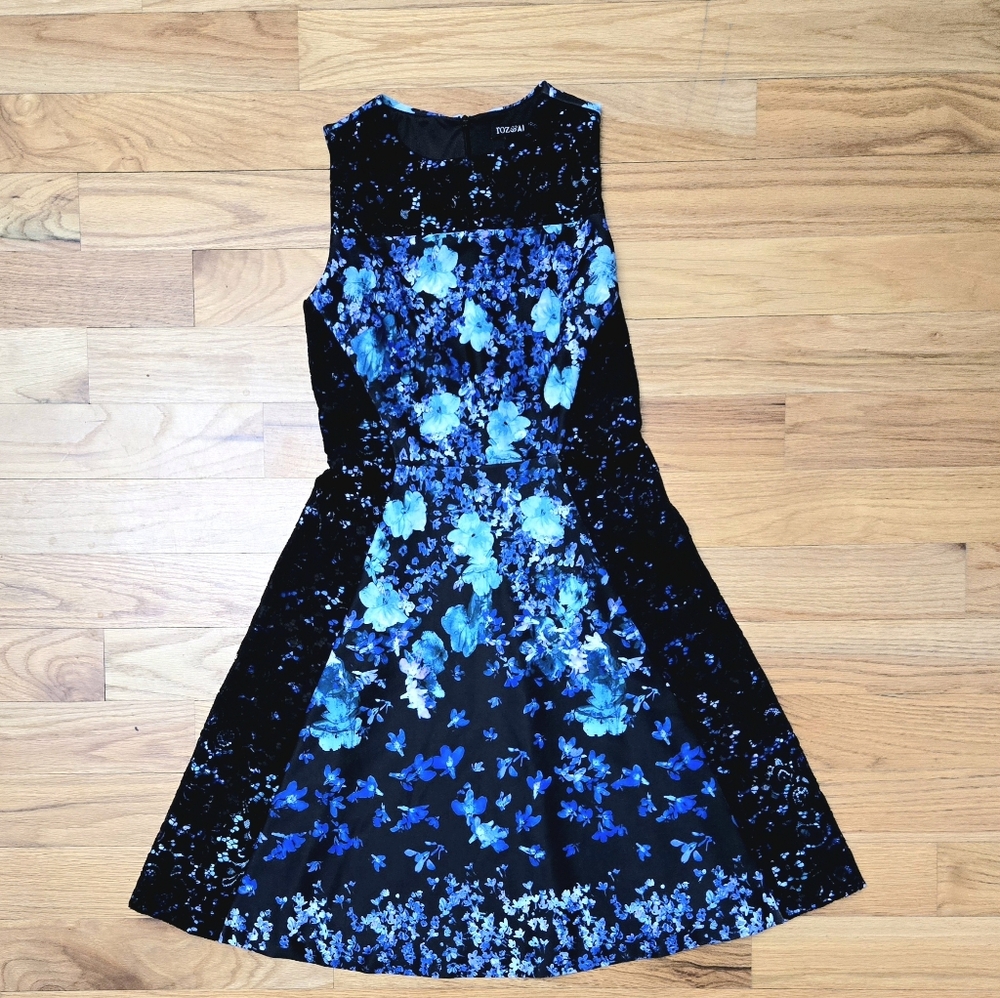 Roz & Ali Size 2 Black and Blue Textured Dress